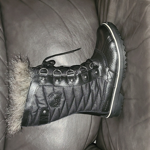 Sorel Boots - Picture 7 of 17